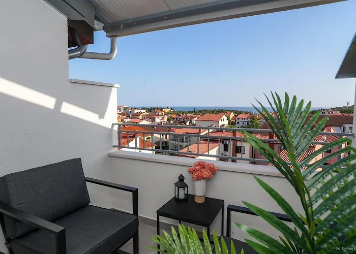 Blue Sky Apartment